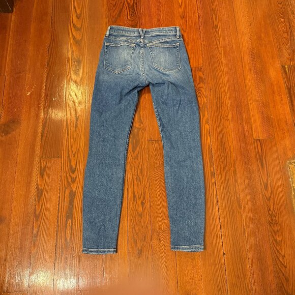 VIneyard Vines High Rise Skinny Blue Jeans Sz: 25 medium wash - Picture 2 of 10